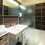 Hotel Grand Confort Le Moulin Rouge