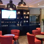 Grand Confort Le Moulin Rouge Hotel