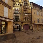Grand Confort Le Moulin Rouge Hotel Terrasson
