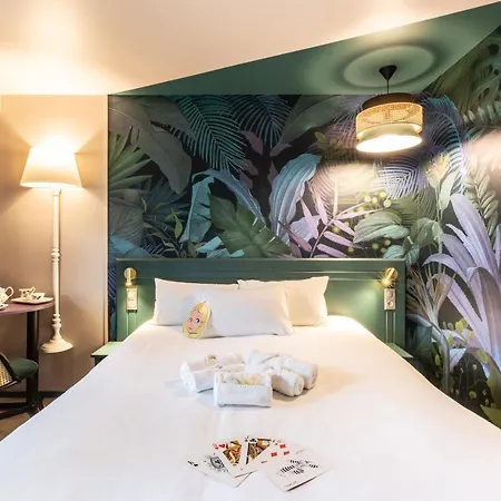 Grand Confort Le Moulin Rouge Hotel 3*