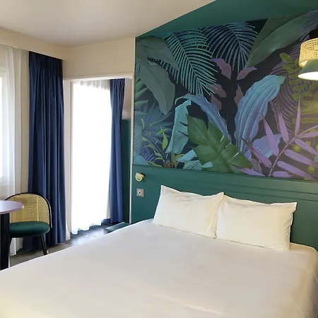 Grand Confort Le Moulin Rouge 3* Terrasson