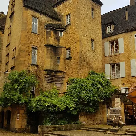 Grand Confort Le Moulin Rouge Hotel Terrasson