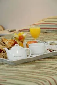 Hotel Grand Confort Le Moulin Rouge